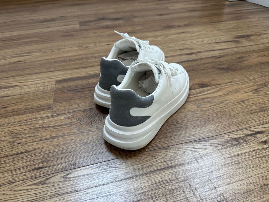 Бели кецове Guess Alba 42 номер