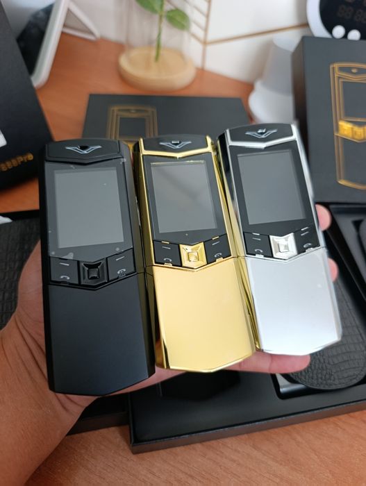Vertu signature slaider Верту слайдер