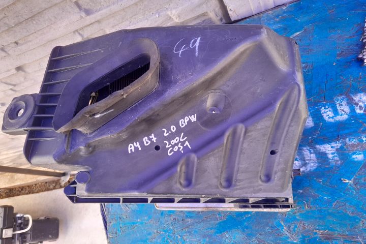 Carcasa filtru aer 03G133835B - 2.0 BPW 03G133835B - 2.0 BPW Audi A4