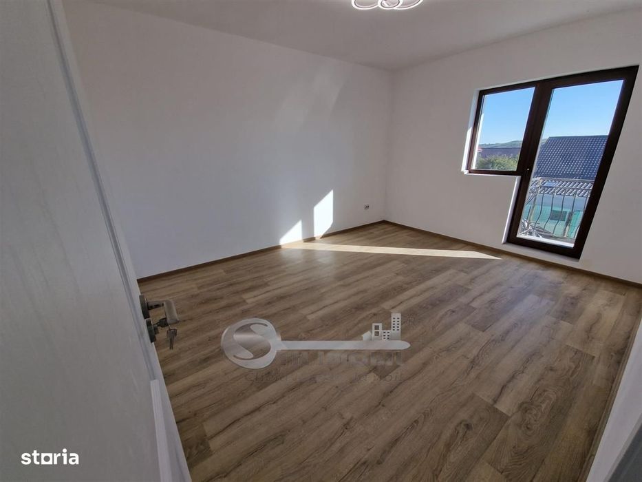 2 Cam Gradina Loc De Parcate Intabulate Capat Cug Zona Vile — fotografia 1