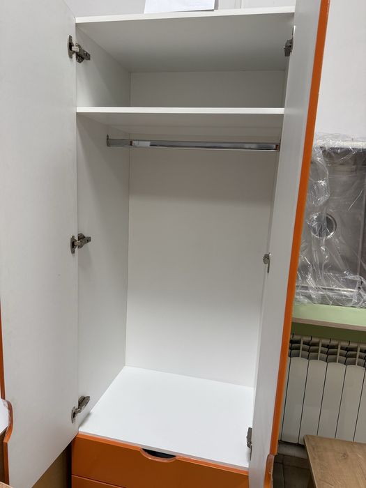 Продам шкаф в детскую