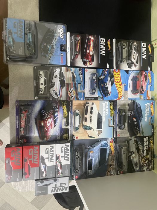 Продаю мини колекцию Hot Wheels