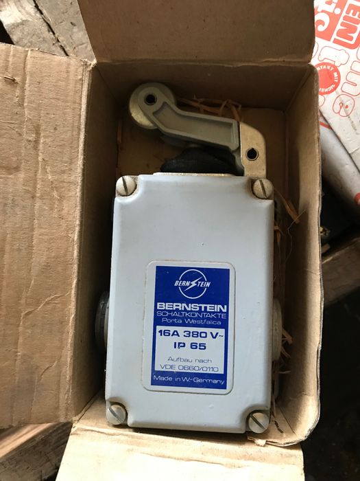 Краен изключвател  немски и японски