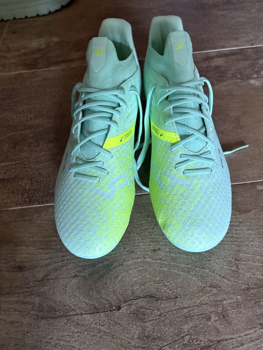 Ghete de fotbal noi