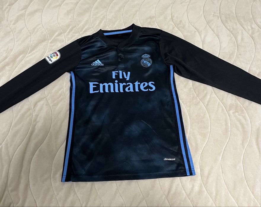 Нова мешка Nike + подарък екип Real Madrid, калци и 2 топки