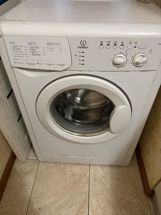 Продам - стиральная машина Indesit WISL102