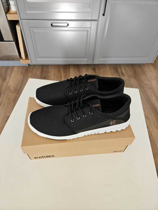 Сникърси Etnies Scout