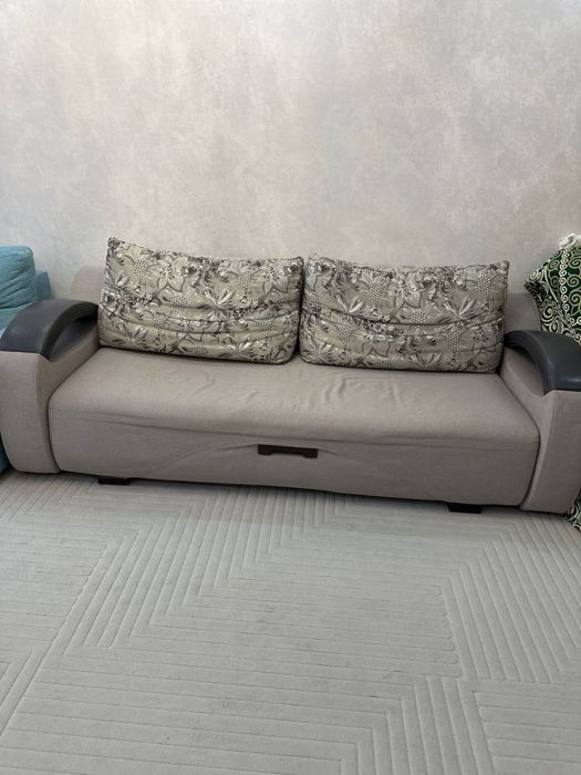 Б/у Диван в отличном состояни