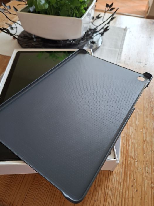 Tabletă Samsung galaxy tab S5e +Husă Samsung, stare ca nouă