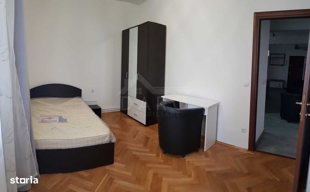 Închiriez apartament 4 camere zona rezidențială