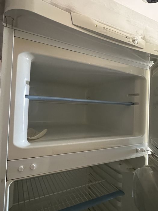 Холодильник indesit