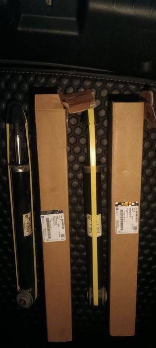 Нехиа3 орка амортизатор сотилади 450000 сом