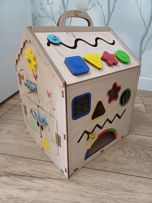 Продам бизи домик