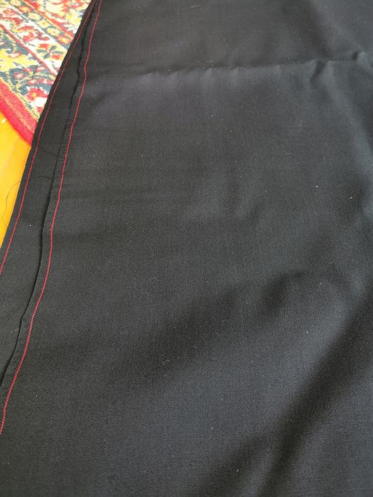 Vand stofa pt confectionarea pantalonilor sacourilor fustelor vestelor