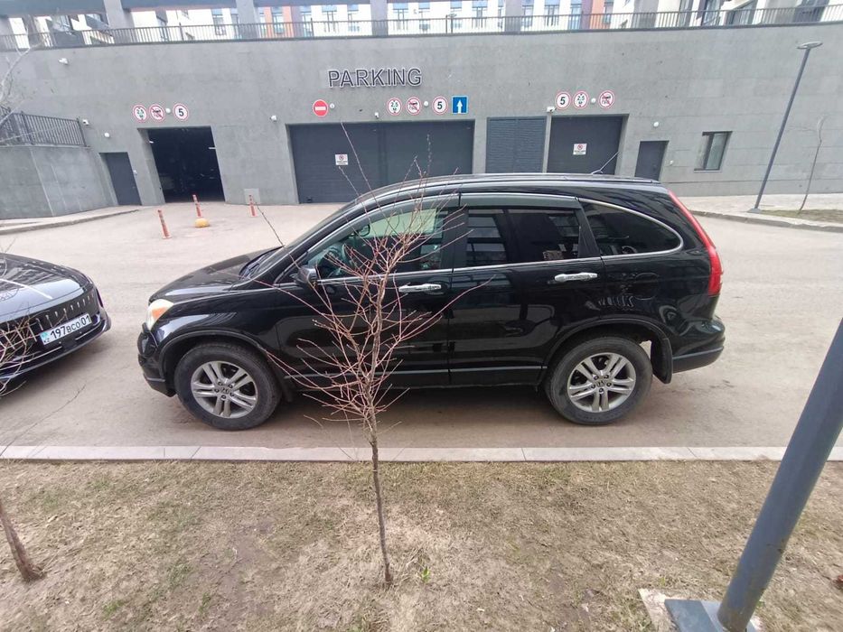 Срочно продам автомобиль " Honda CR-V"