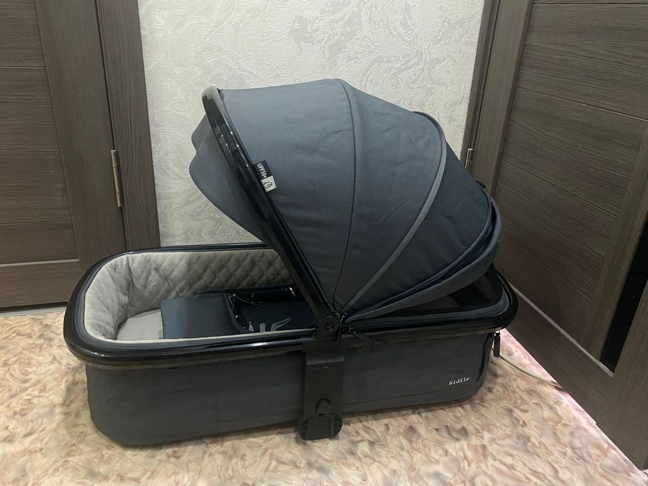 Продам коляску 3в1