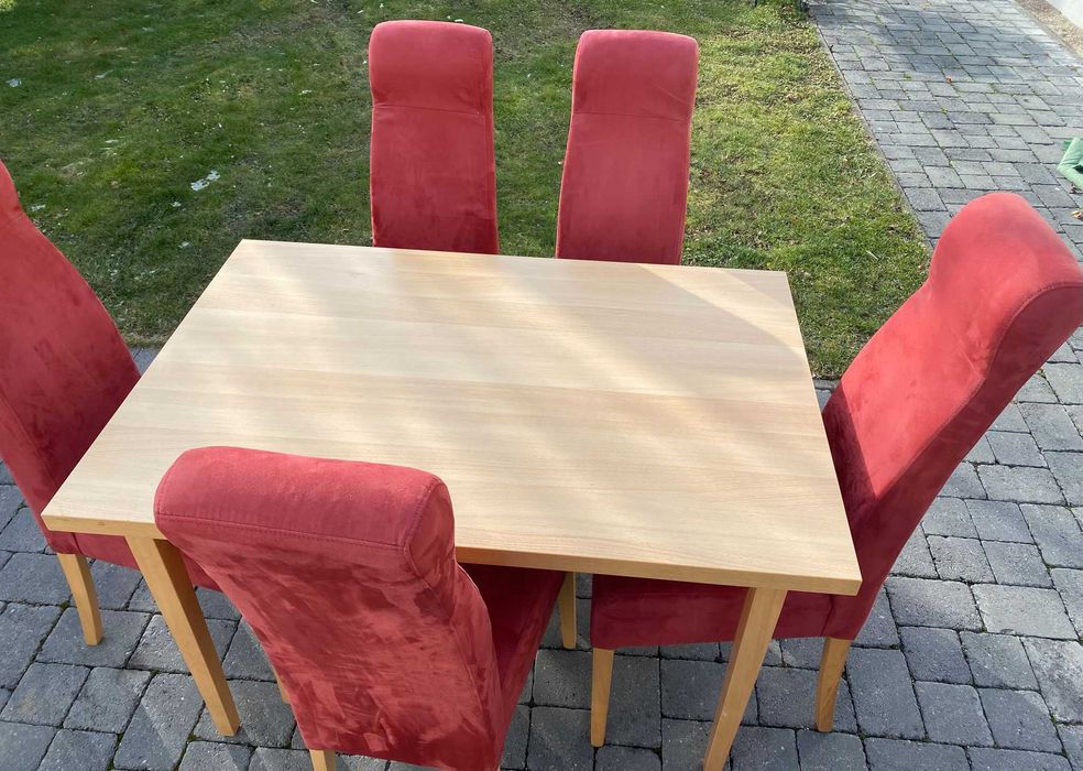 Vând masă cu 5 scaune