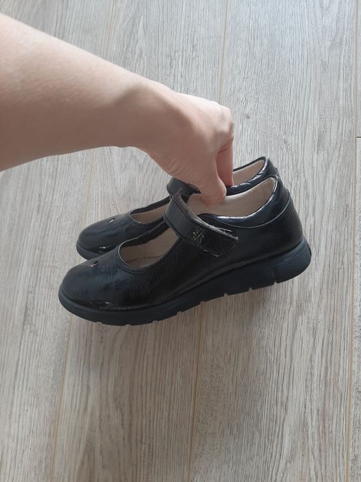 Туфли школьные 33 р
