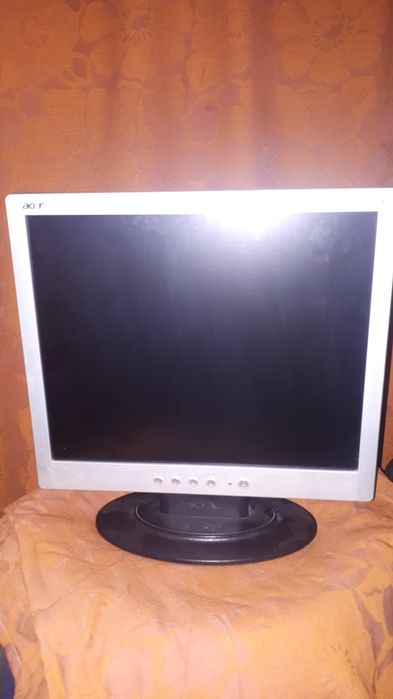Монитор настолен