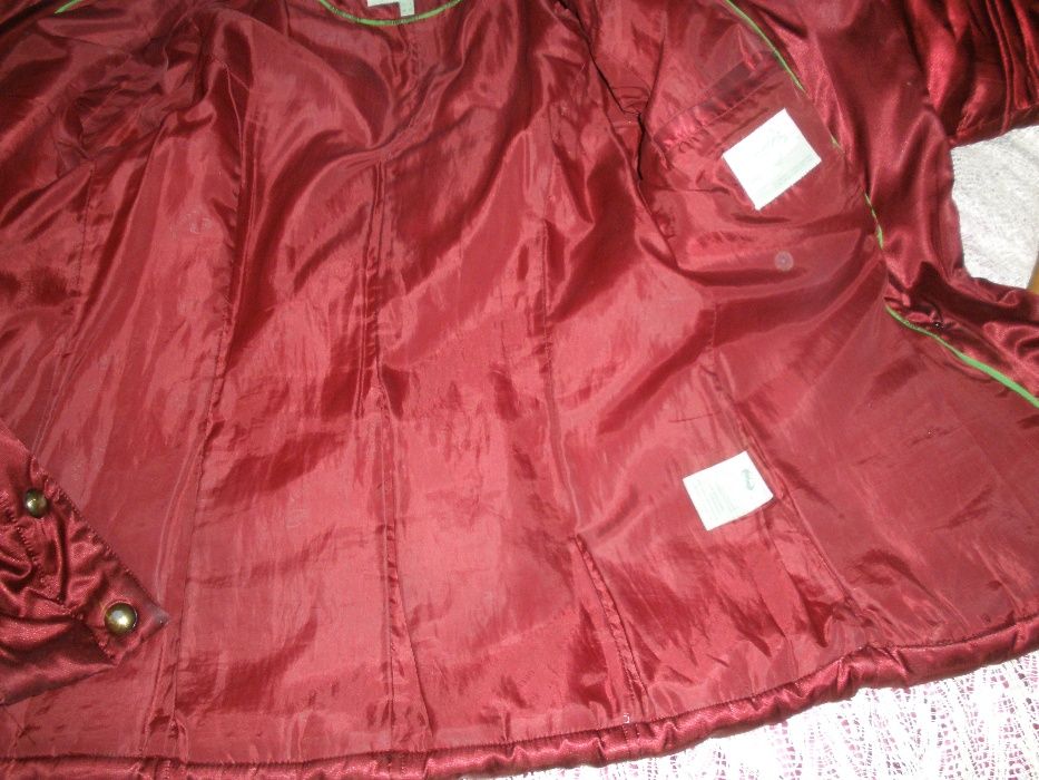 продам женскую куртку б/у