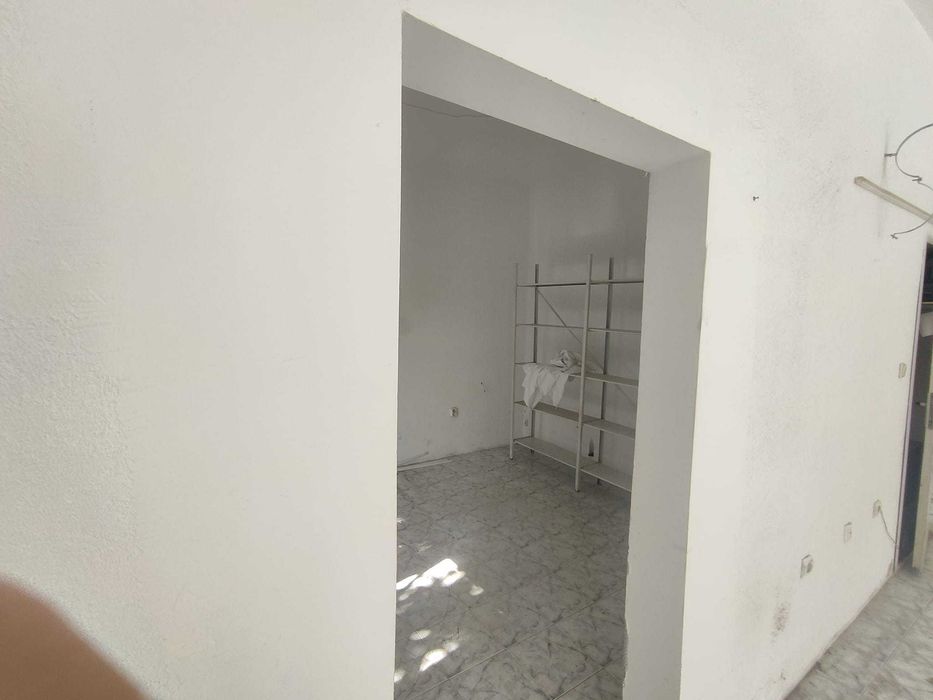 Дава се под наем Промишлена сграда в к.к. Златни пясъци - 52 кв.м за 255 € - Снимка #9