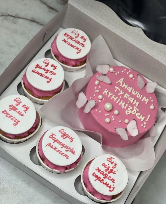 Бенто торты набор с капкейками