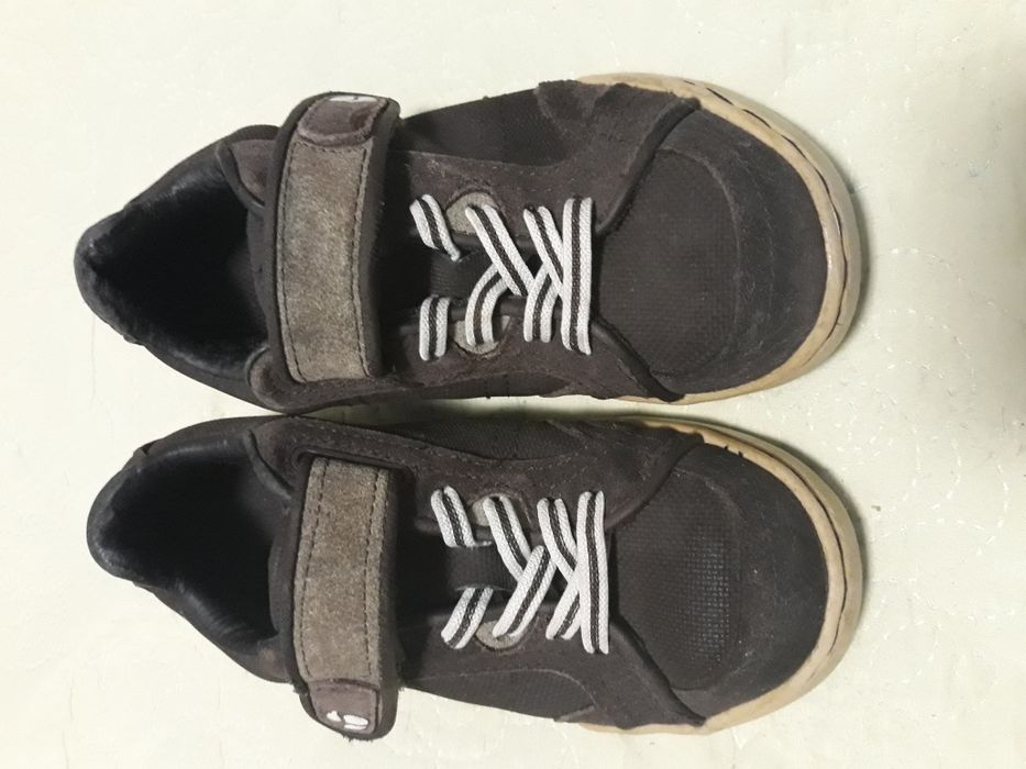 Adidași Artengo, mărimea 29,( 18.5 ), culoarea maro