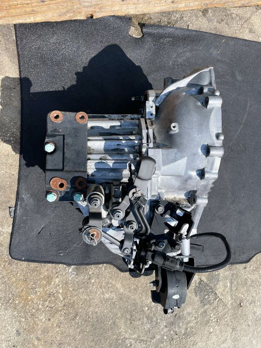 Скоростна Кутия/Kia Carens/2.0CRDi/140 k.c./Каренс 3/6-Степенна/D4EA/