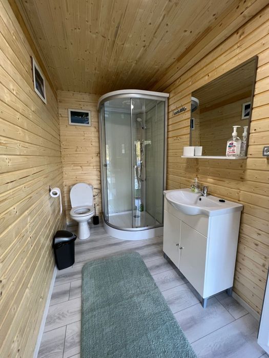 Ponton plutitor 2 camere,2 bai,terasa.Ponton echipat complet,inmatricu