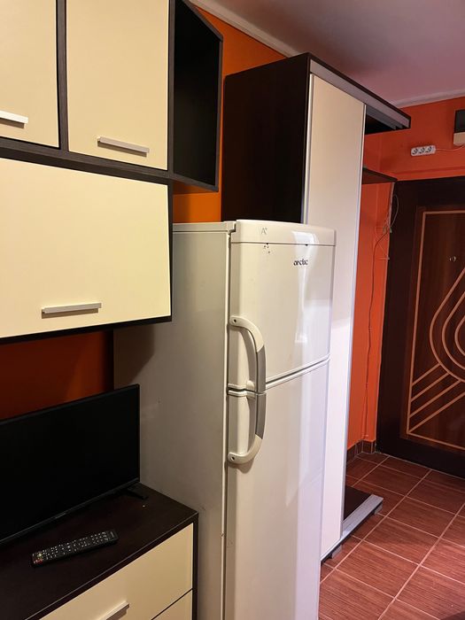 Închiriez garsonieră