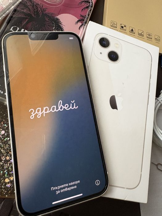 Продавам iPhone 13, 128GB + 15 кейса + 4 протектора