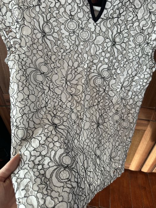 Bluză elegantă din dantelă cu guler negru mărimea 38