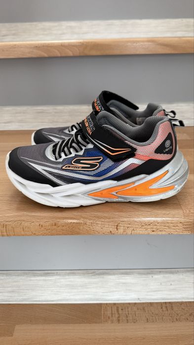 Adidasi Skechers