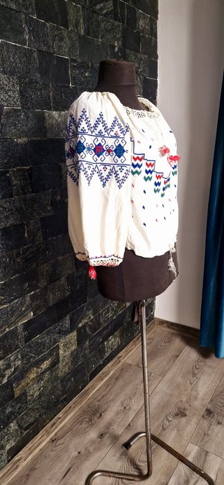 Ie de vânzare  mânecă trei sferturi