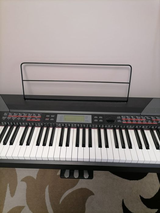 Продам пиано в отличном состоянии!!!