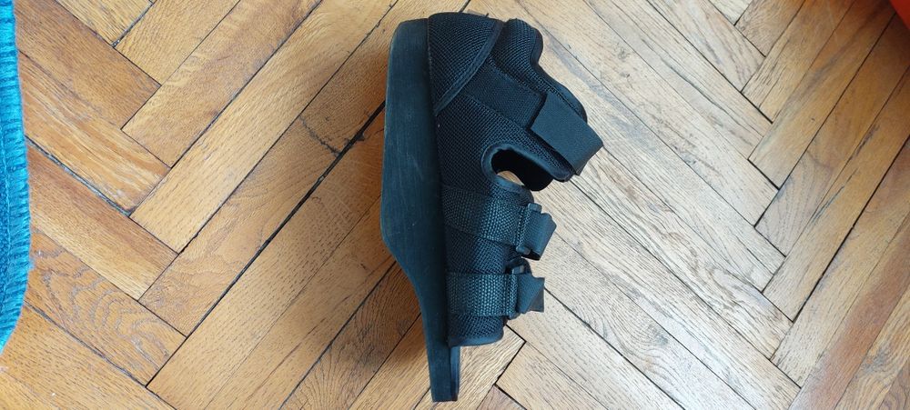 Ортопедична обувка.