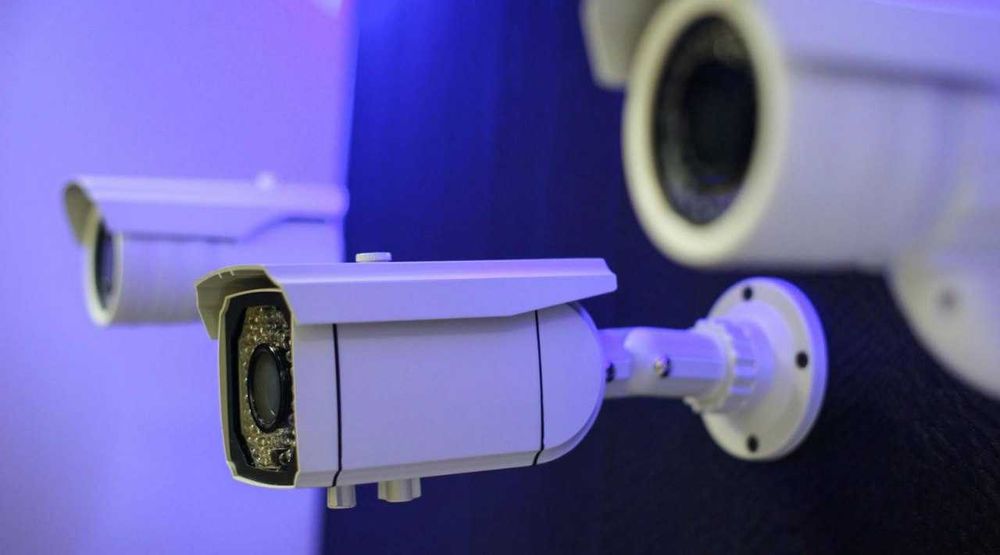 Kamera o'rnatiberish tuzatiberis xizmatlari Установка видеонаблюдения