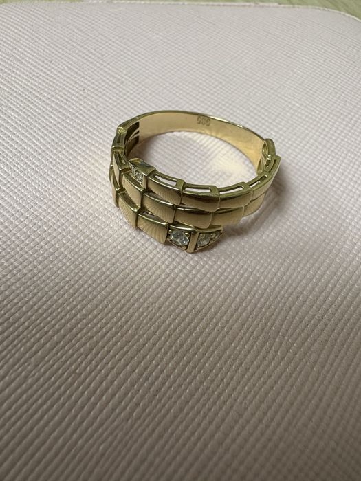 Продам золотое кольцо