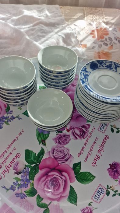 Пиялки с тарелками