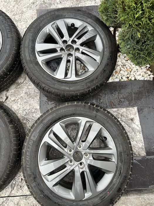 anvelope NOI.0km. Ford traveller/peugeot/ toyota 215/60/17C michelin