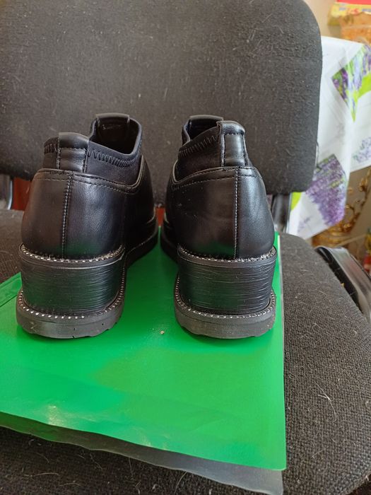 Продам туфли сезон осень.