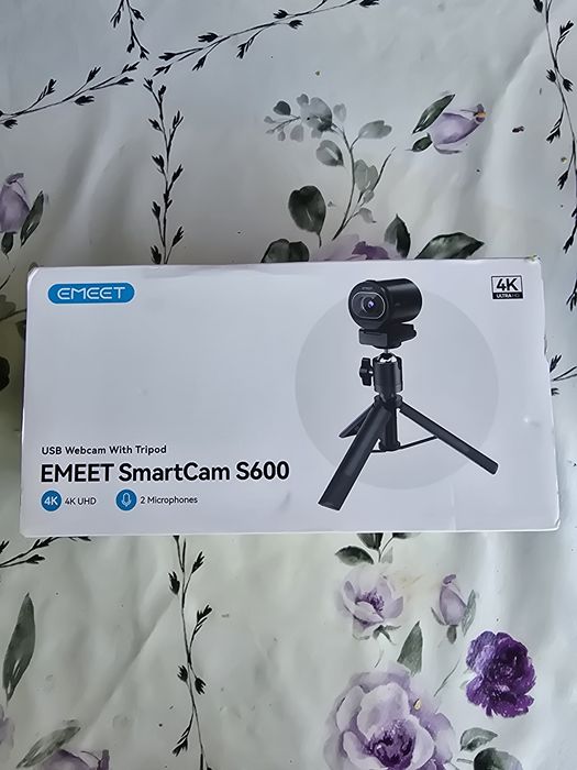 Webcam with tripod
