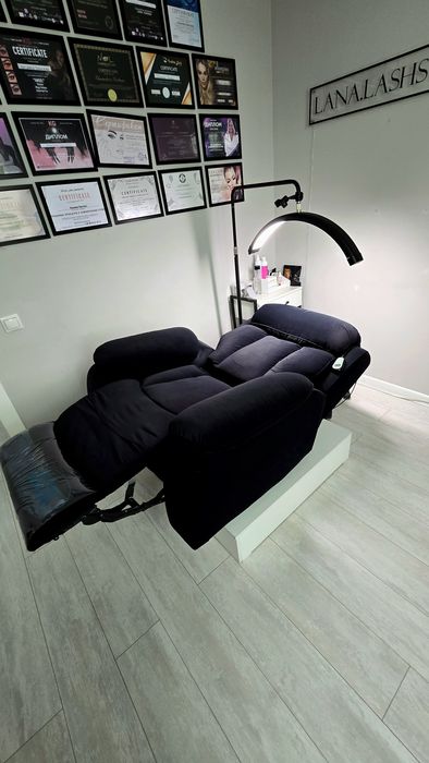 Реклайнер + подиум с полочками