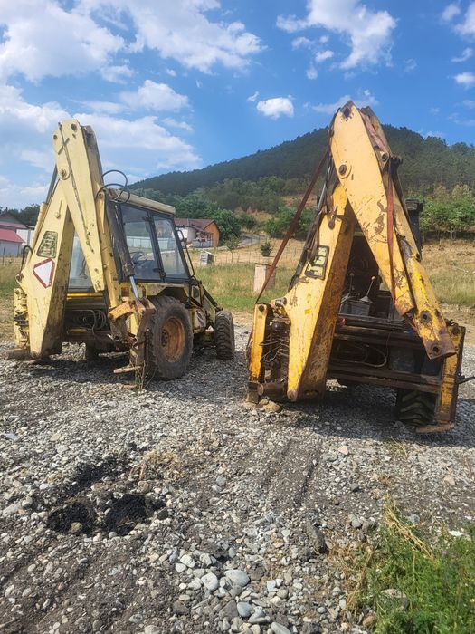 Dezmembrez buldoexcavator jcb