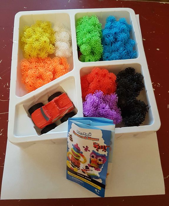 Конструктор-липучка + машинка Вспыш