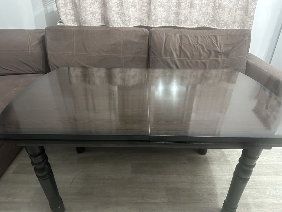 Продается стол в хорошем состояний