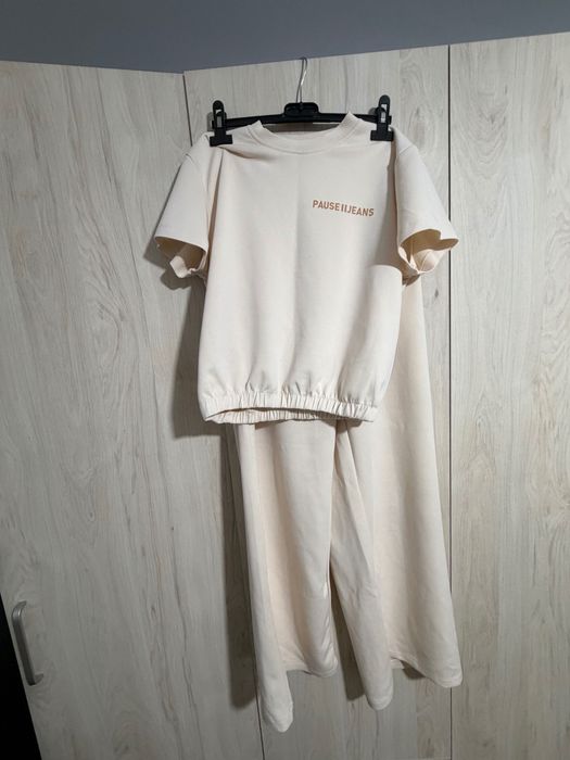 Комплекти три на брой