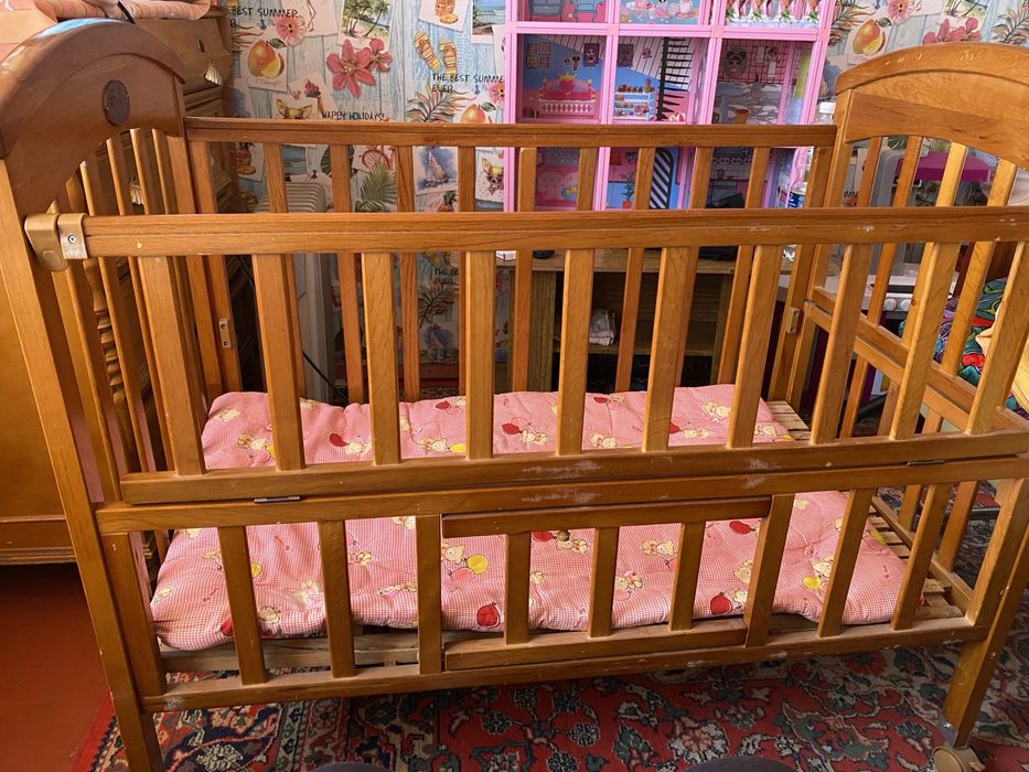 Детская кроватка