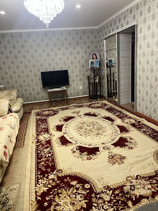 Ковер,палас в хорошем состоянии