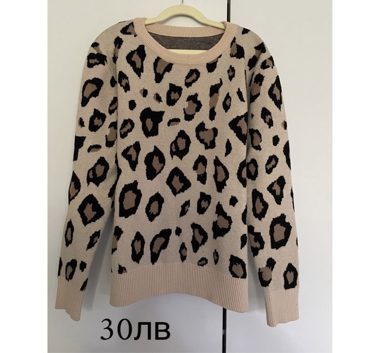Пуловер с леопардов принт